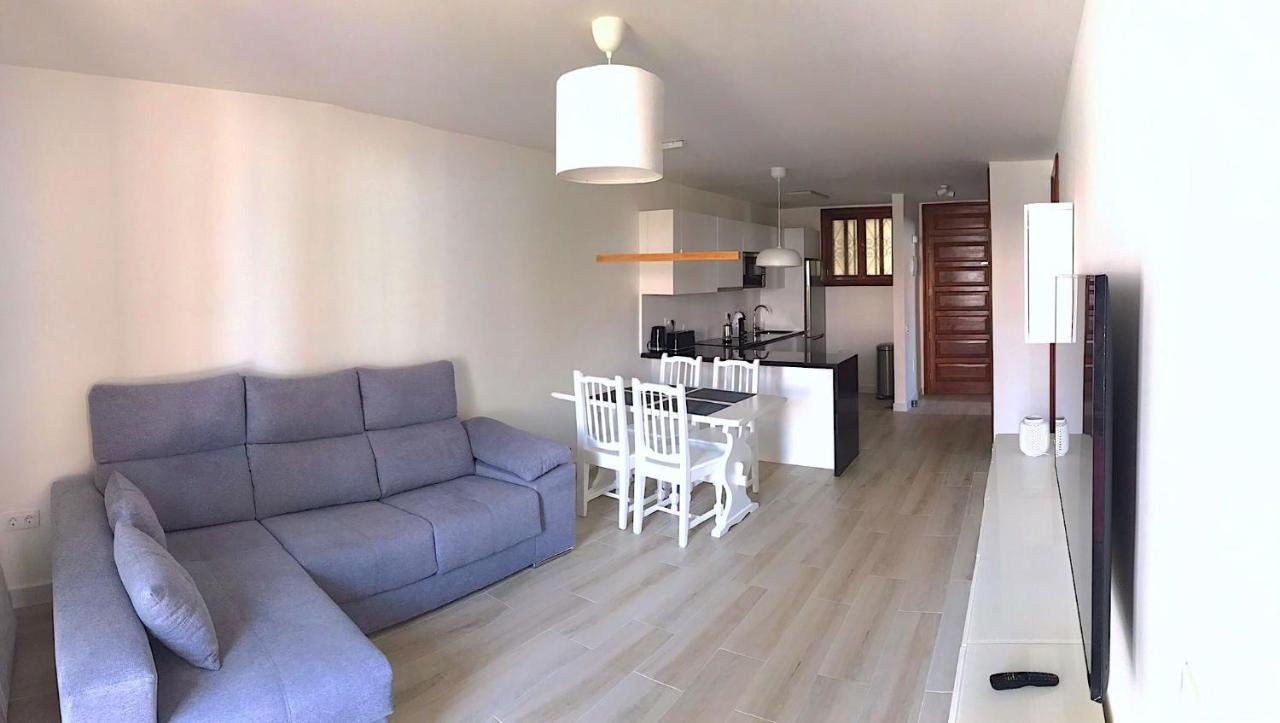 Parque Santiago I - 2 Bedroom - 1 Bathroom - Open Plan Living - Kitchen Area - Extra Large Balcony - First Floor Apartment Playa de las Américas Buitenkant foto
