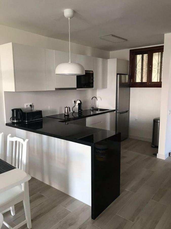 Parque Santiago I - 2 Bedroom - 1 Bathroom - Open Plan Living - Kitchen Area - Extra Large Balcony - First Floor Apartment Playa de las Américas Buitenkant foto